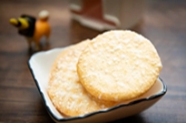 怎么調(diào)整雪餅枕式包裝機(jī)的走膜